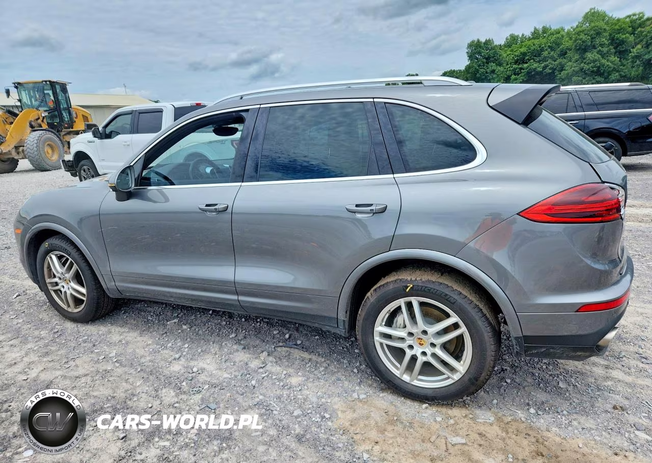 2017 Porsche Cayenne S VIN:WP1AB2A24HLA53092 - 2
