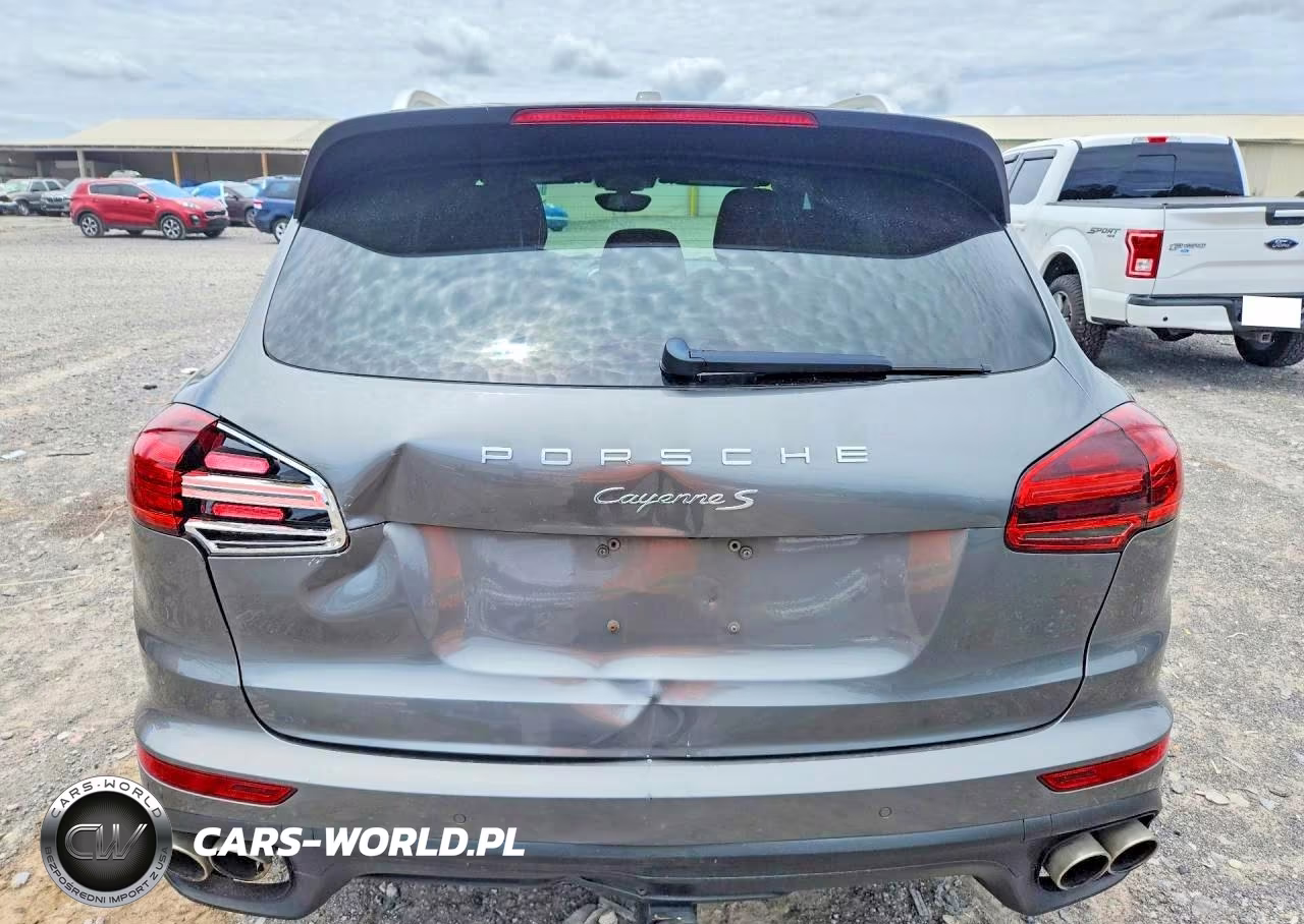 2017 Porsche Cayenne S VIN:WP1AB2A24HLA53092 - 6