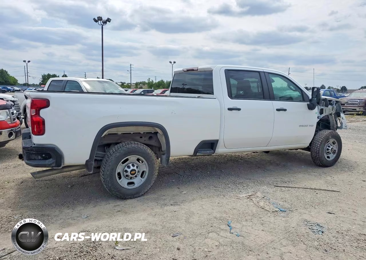 2024 Chevrolet Silverado C2500 Heavy Duty VIN:1GC4WLE71RF197861 - 3
