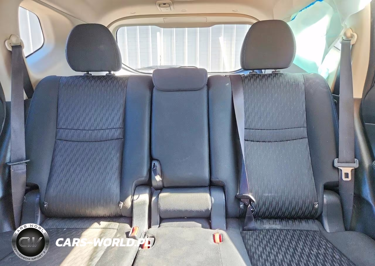 2018 Nissan Rogue S VIN:KNMAT2MV8JP551511 - 10