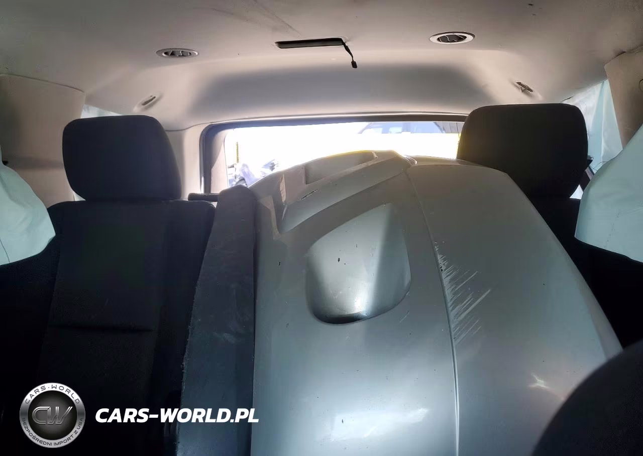 2011 Chevrolet Tahoe C1500 Ls VIN:1GNSCAE07BR198645 - 10