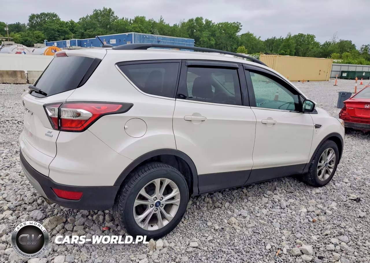 2017 Ford Escape Se VIN:1FMCU0GD9HUB40123 - 3