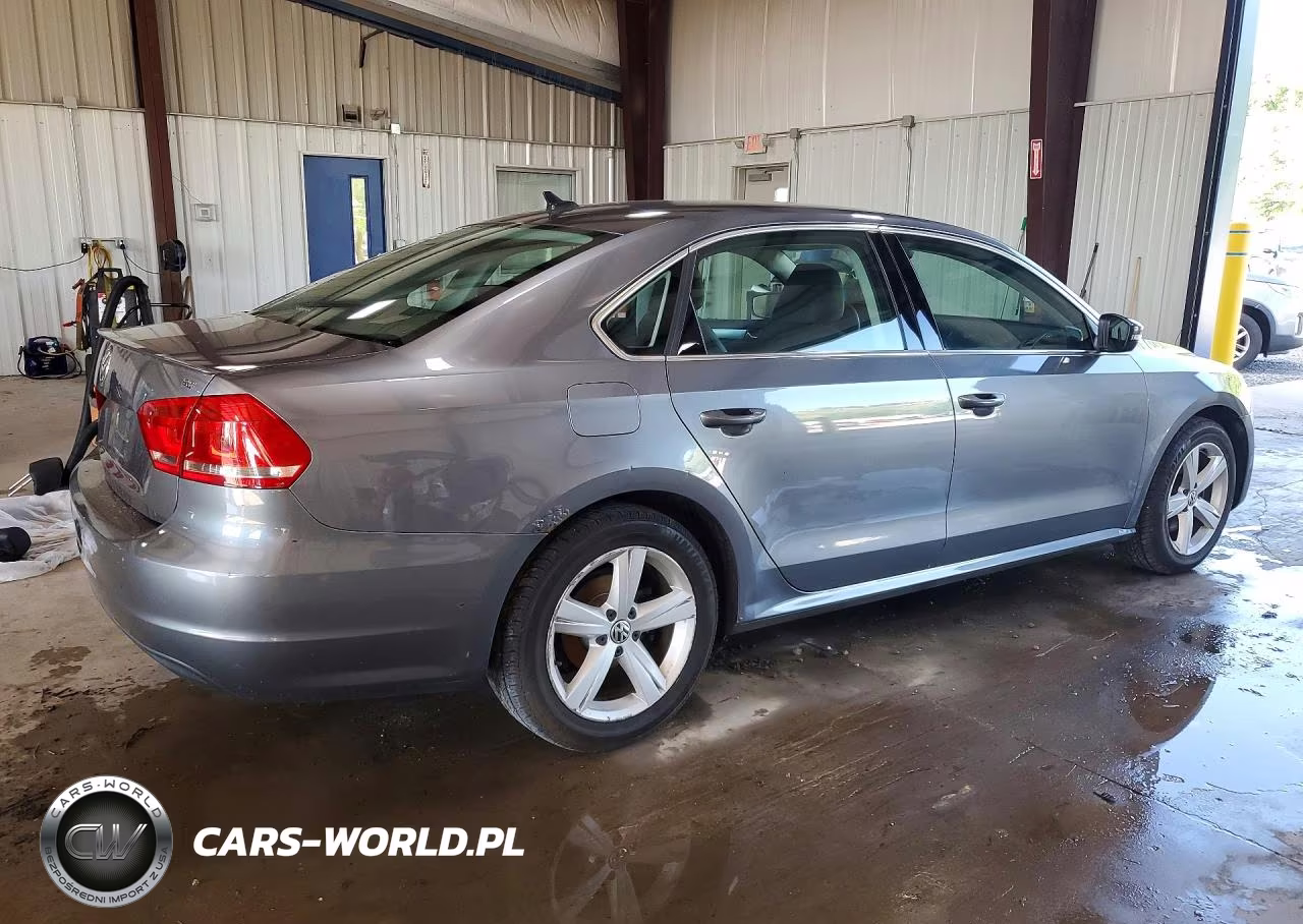 2013 Volkswagen Passat Se VIN:1VWBP7A34DC040413 - 3