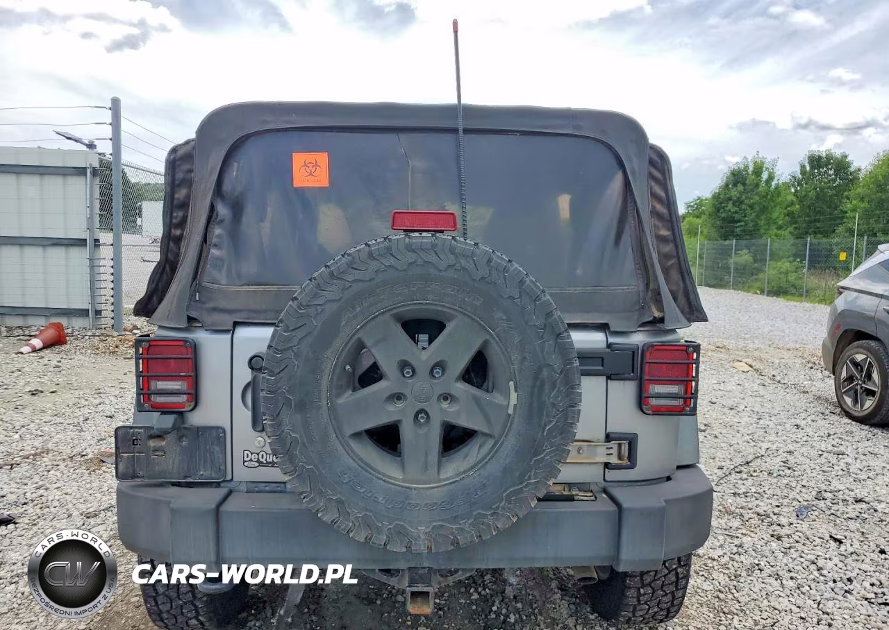 2013 Jeep Wrangler Unlimited Sport VIN:1C4BJWDG5DL589552 - 6