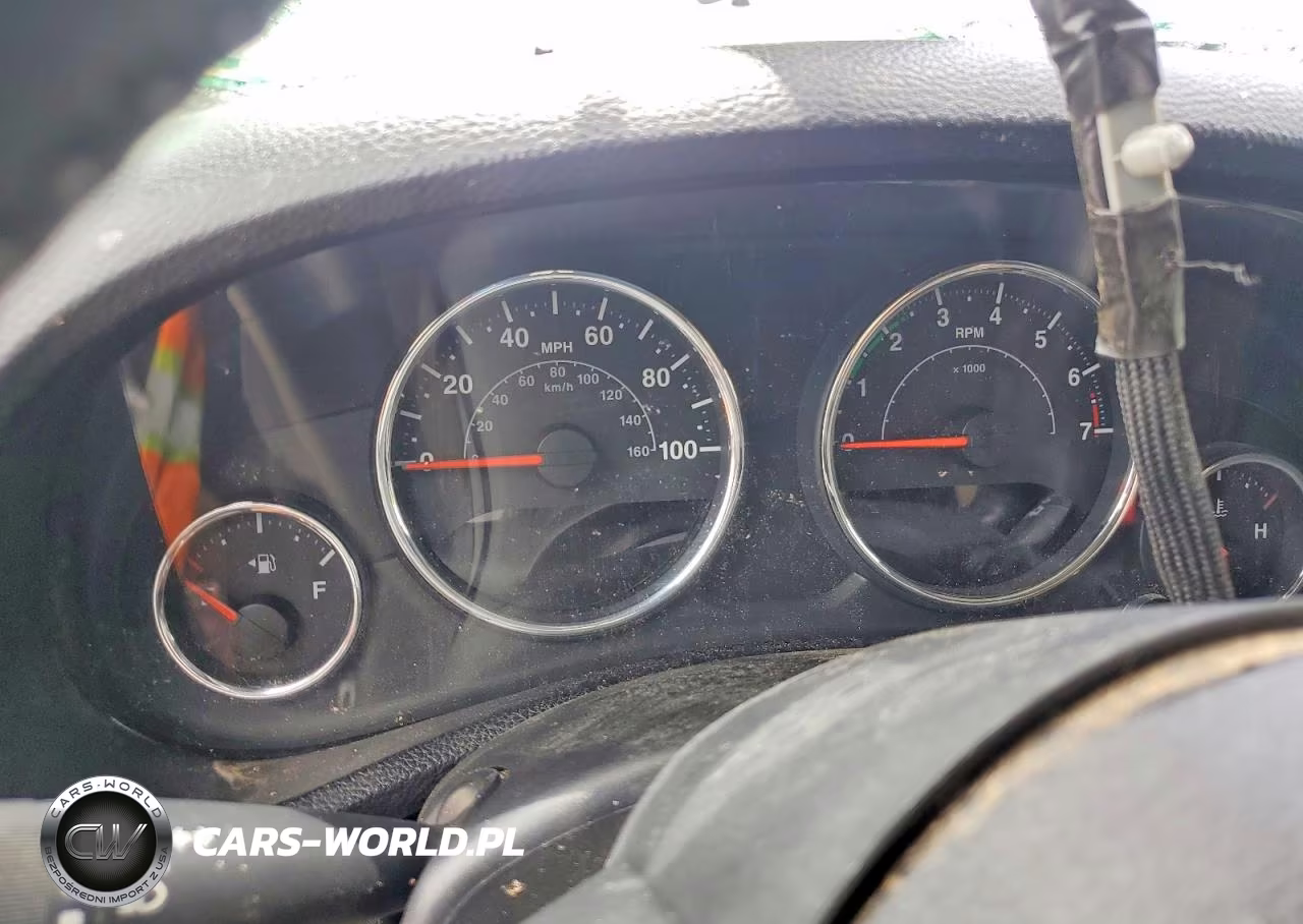 2013 Jeep Wrangler Unlimited Sport VIN:1C4BJWDG5DL589552 - 9