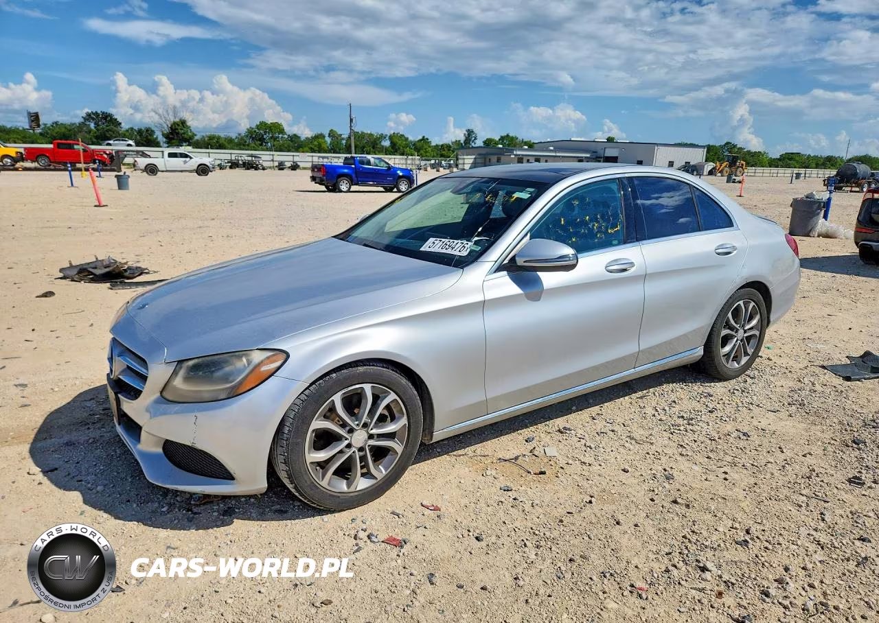 2016 Mercedes-Benz C 300 – zdjęcie 1 z 12