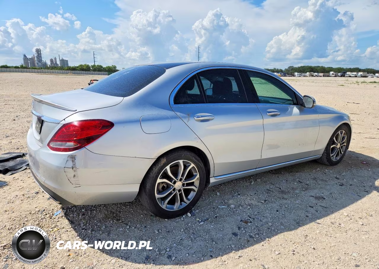 2016 Mercedes-Benz C 300 VIN:55SWF4JB3GU176308 - 3