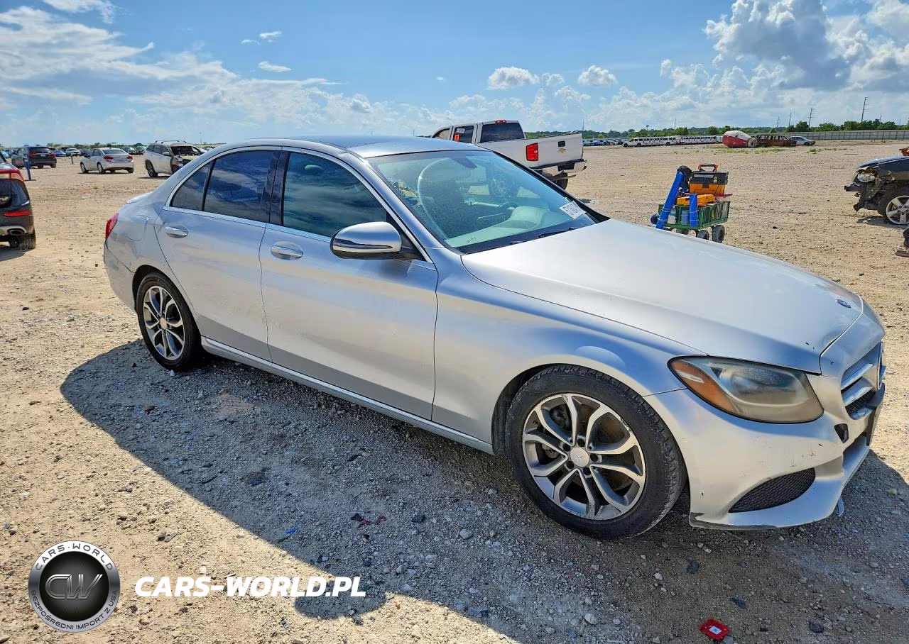 2016 Mercedes-Benz C 300 VIN:55SWF4JB3GU176308 - 4
