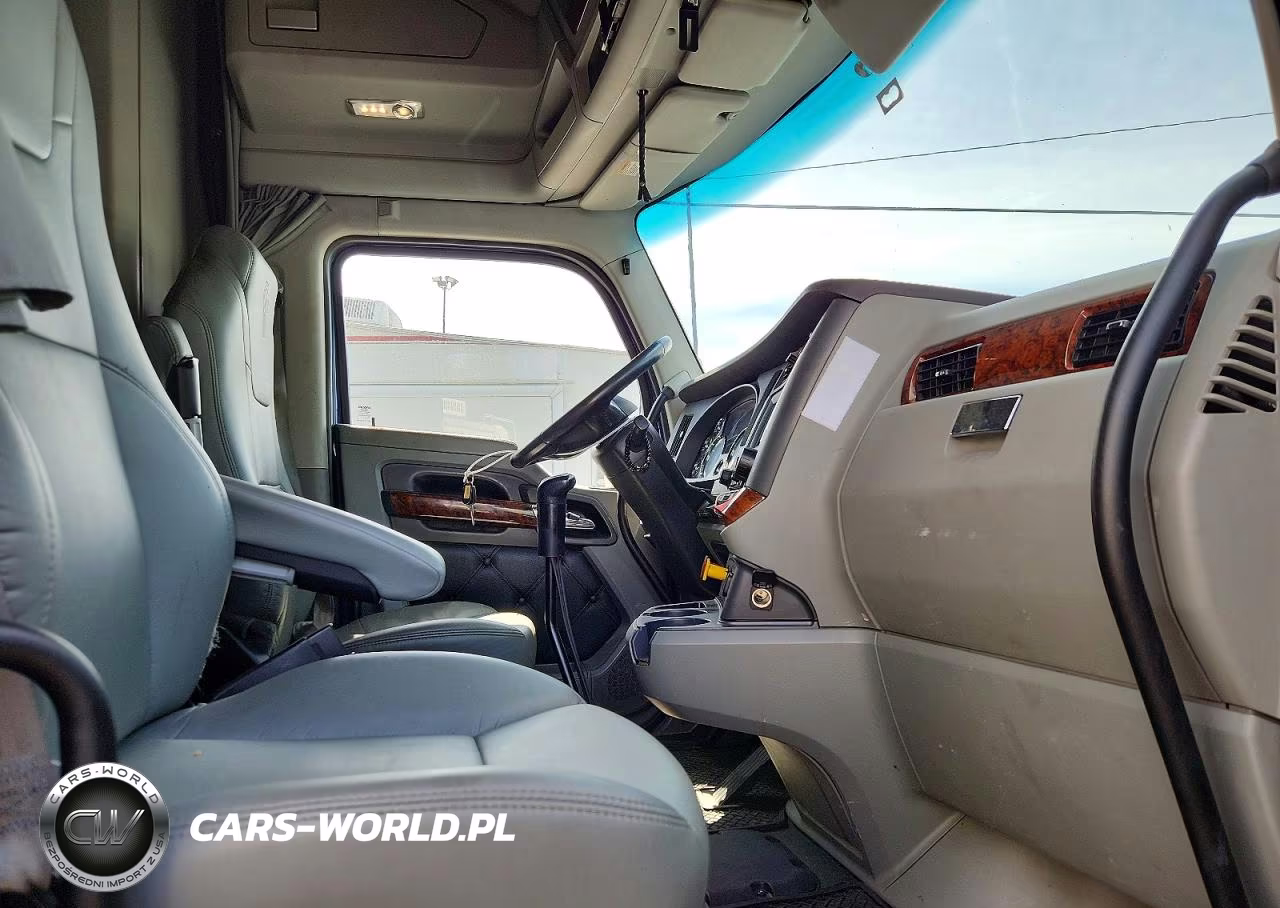 2018 Kenworth T680 Semi Truck VIN:1XKYDP9X2MJ446543 - 5