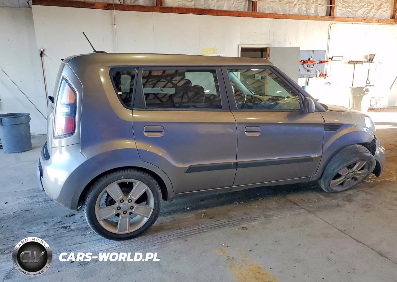 2010 Kia Soul + VIN:KNDJT2A22A7178735 - 3