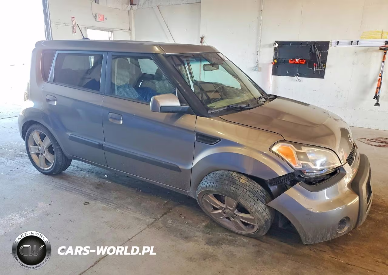 2010 Kia Soul + VIN:KNDJT2A22A7178735 - 4