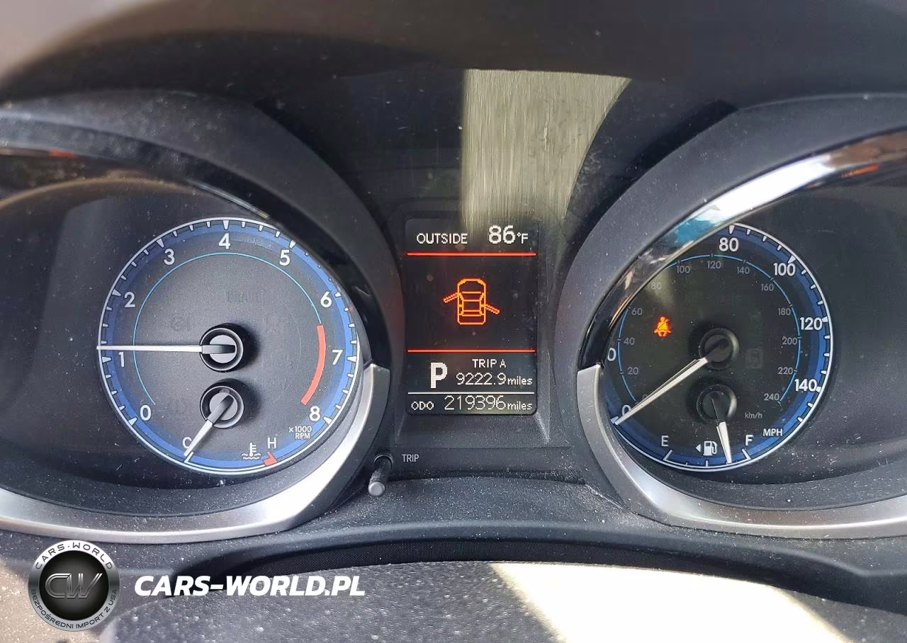 2015 Toyota Corolla S Plus VIN:2T1BURHE3FC390673 - 9