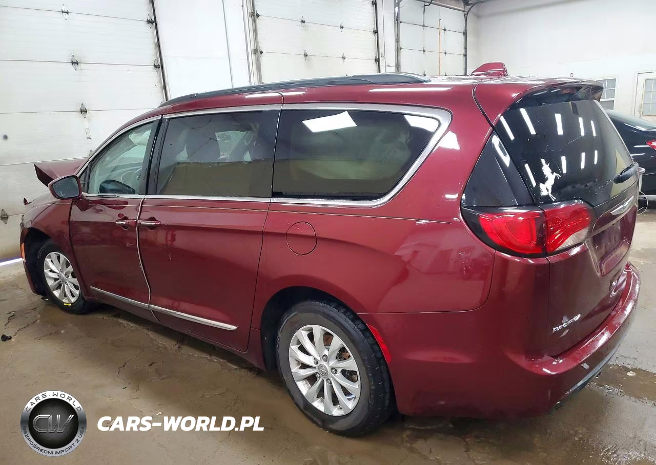 2017 Chrysler Pacifica Touring L VIN:2C4RC1BG4HR559258 - 2