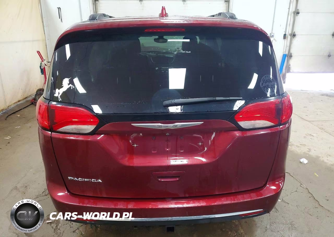 2017 Chrysler Pacifica Touring L VIN:2C4RC1BG4HR559258 - 6