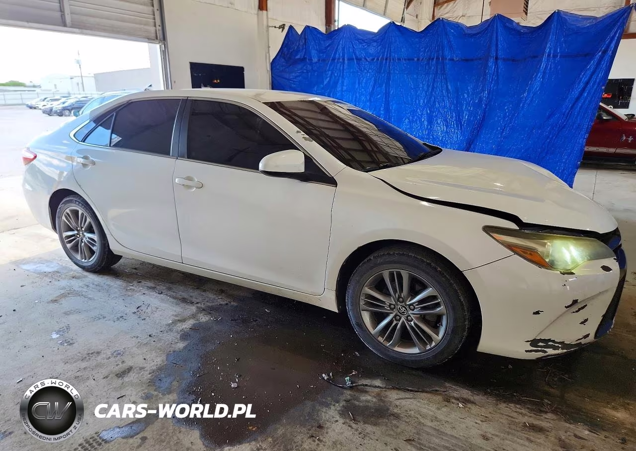 2015 Toyota Camry Se VIN:4T1BF1FK8FU040412 - 4