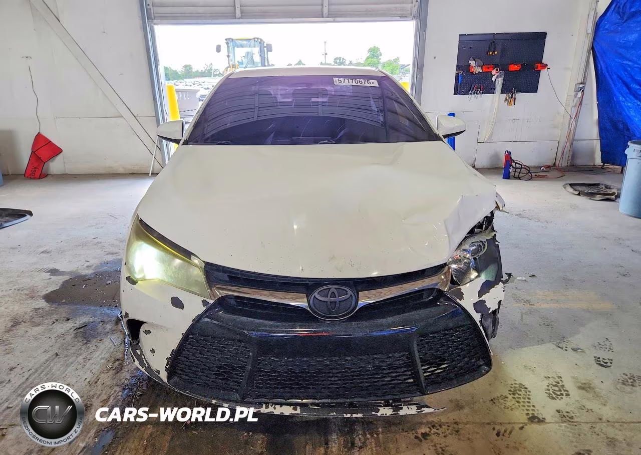 2015 Toyota Camry Se VIN:4T1BF1FK8FU040412 - 5