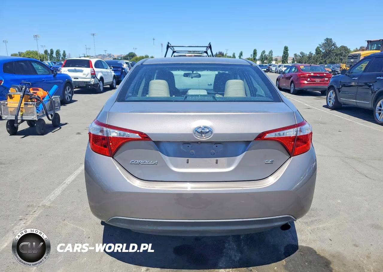 2015 Toyota Corolla Le VIN:5YFBURHE2FP334675 - 6