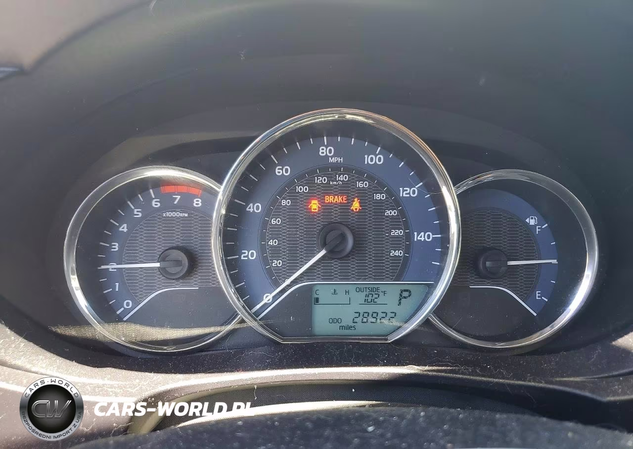 2015 Toyota Corolla Le VIN:5YFBURHE2FP334675 - 9