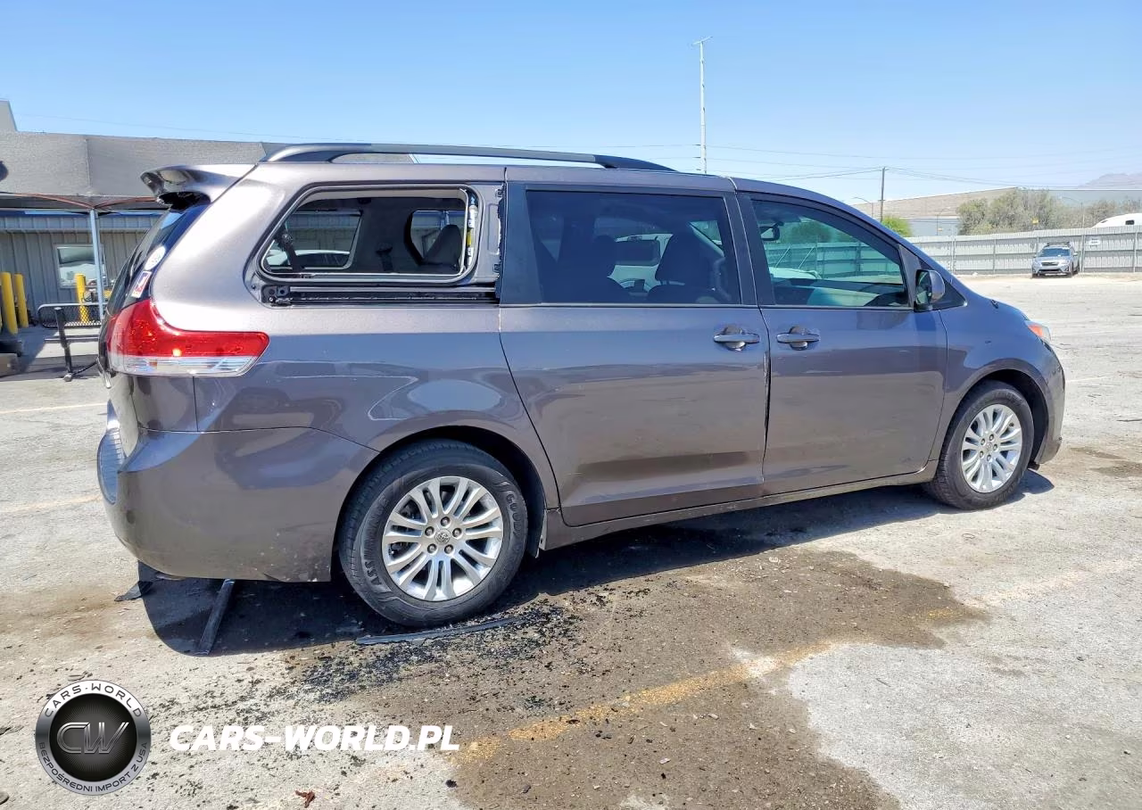 2012 Toyota Sienna Xle 8-Passenger VIN:5TDYK3DC0CS271029 - 3
