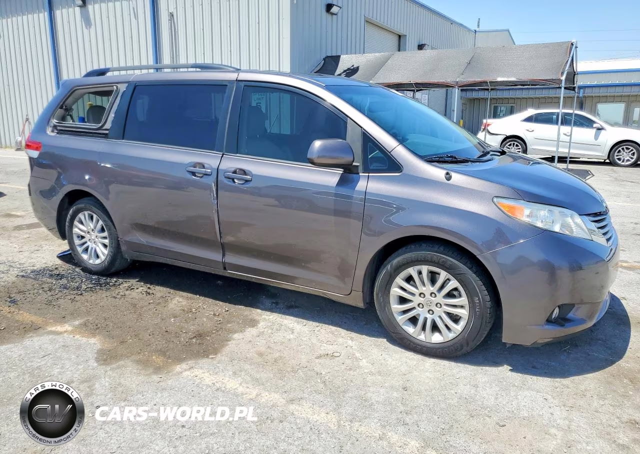2012 Toyota Sienna Xle 8-Passenger VIN:5TDYK3DC0CS271029 - 4
