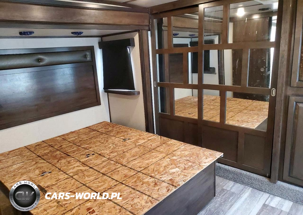 2022 Keystone Voltage Camper VIN:4YDFVTW3XNZ990153 - 9