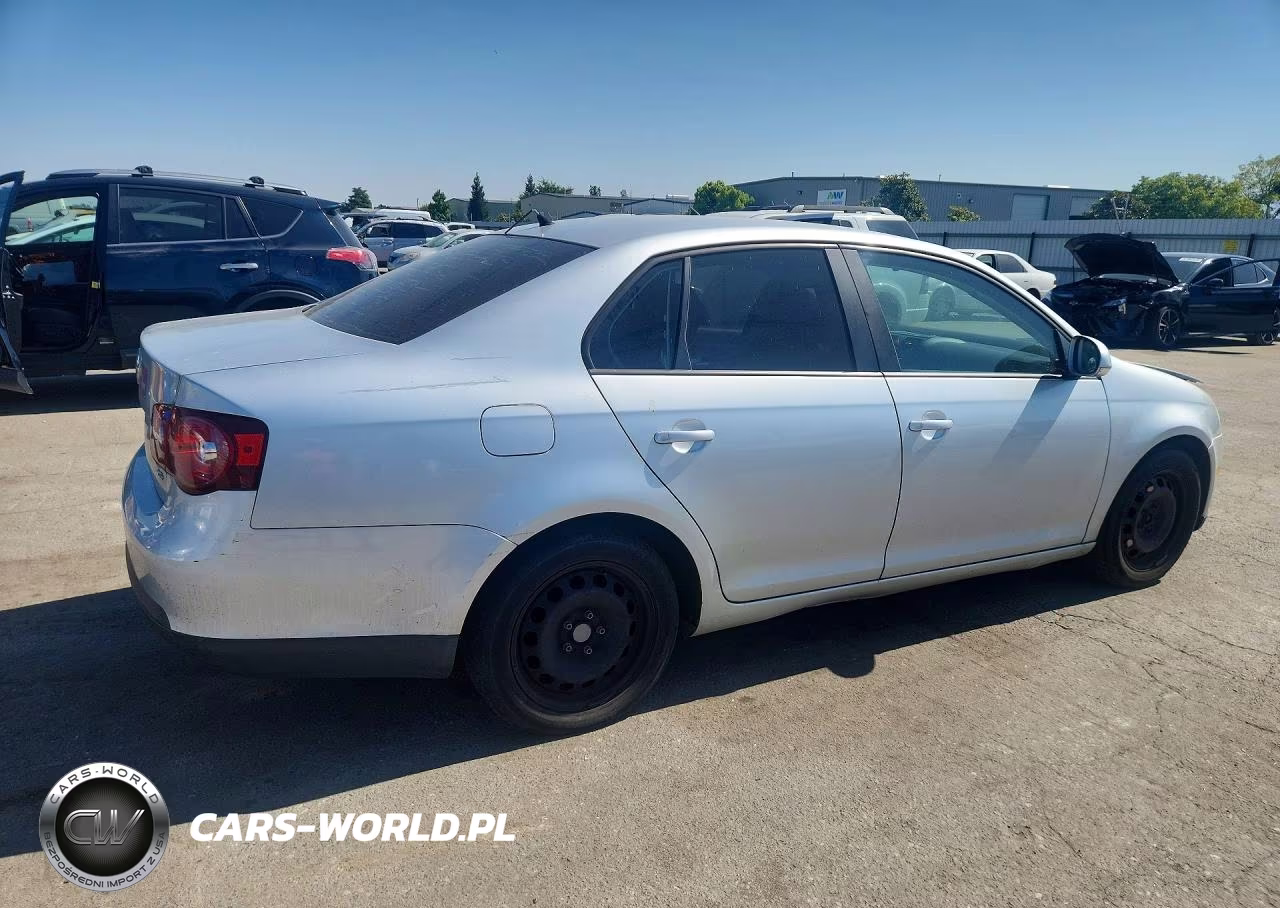 2010 Volkswagen Jetta S VIN:3VWJZ7AJ0AM068563 - 3