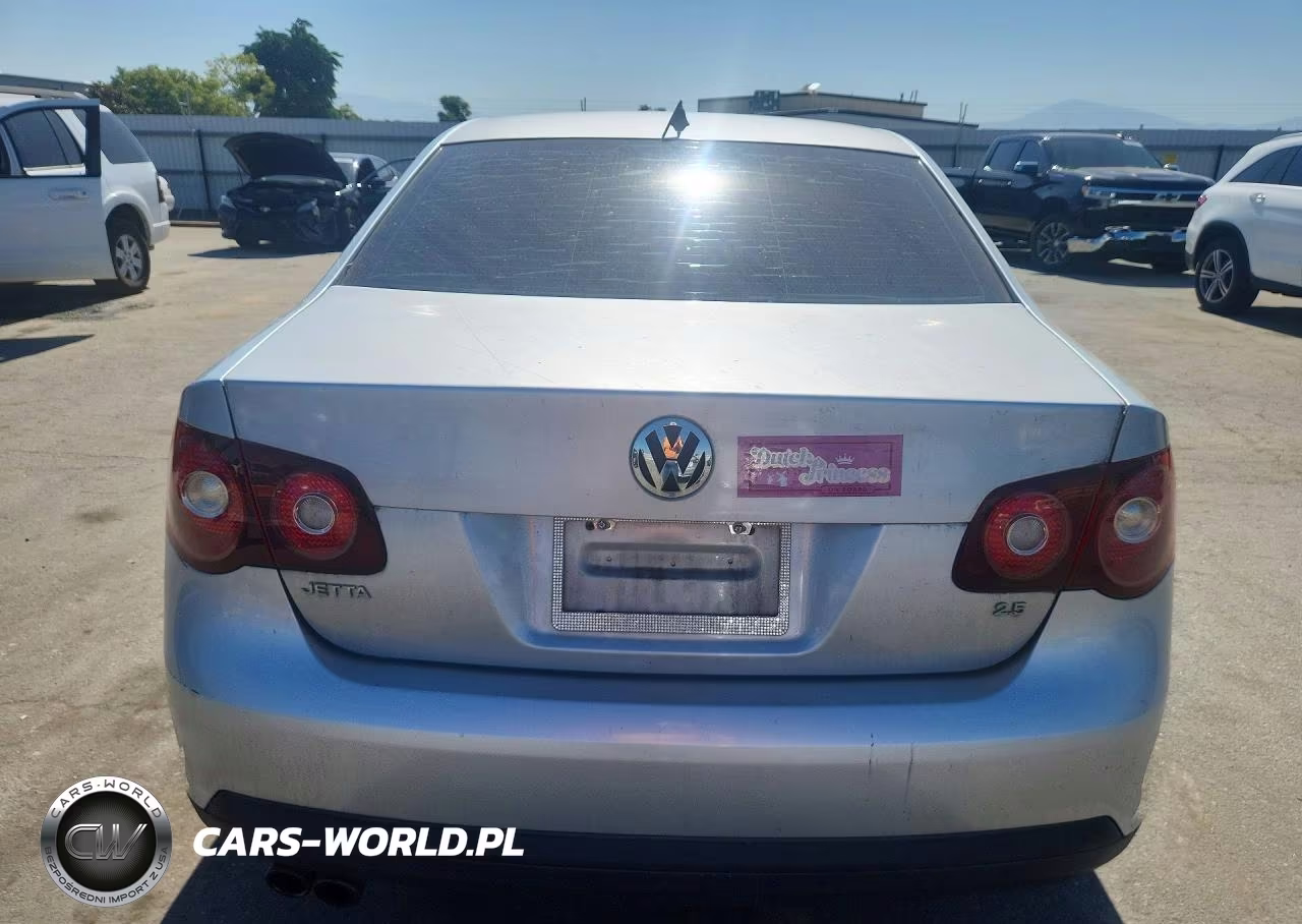 2010 Volkswagen Jetta S VIN:3VWJZ7AJ0AM068563 - 6