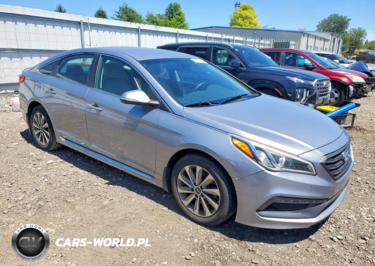 2016 Hyundai Sonata Sport VIN:5NPE34AF8GH283803 - 4