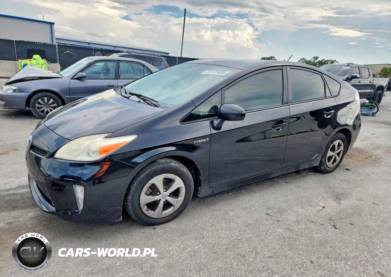 2013 Toyota Prius Two – zdjęcie 1 z 12