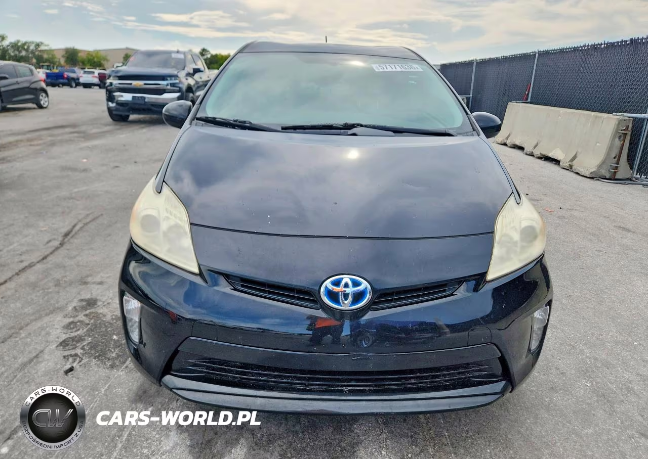 2013 Toyota Prius Two VIN:JTDKN3DU6D5602161 - 5