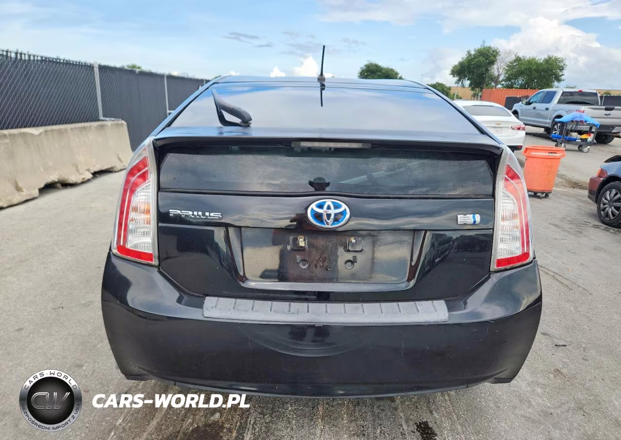 2013 Toyota Prius Two VIN:JTDKN3DU6D5602161 - 6