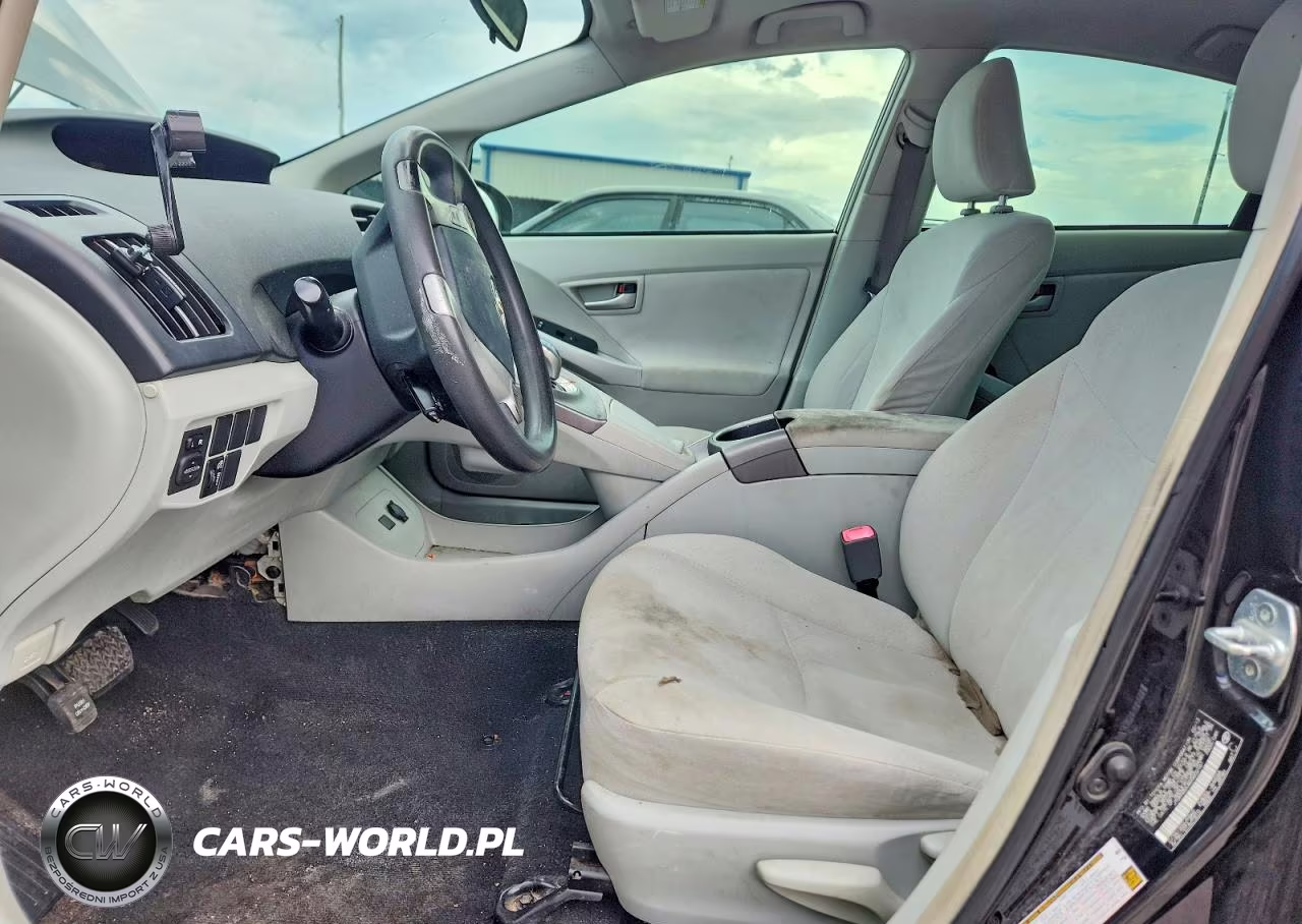 2013 Toyota Prius Two VIN:JTDKN3DU6D5602161 - 7