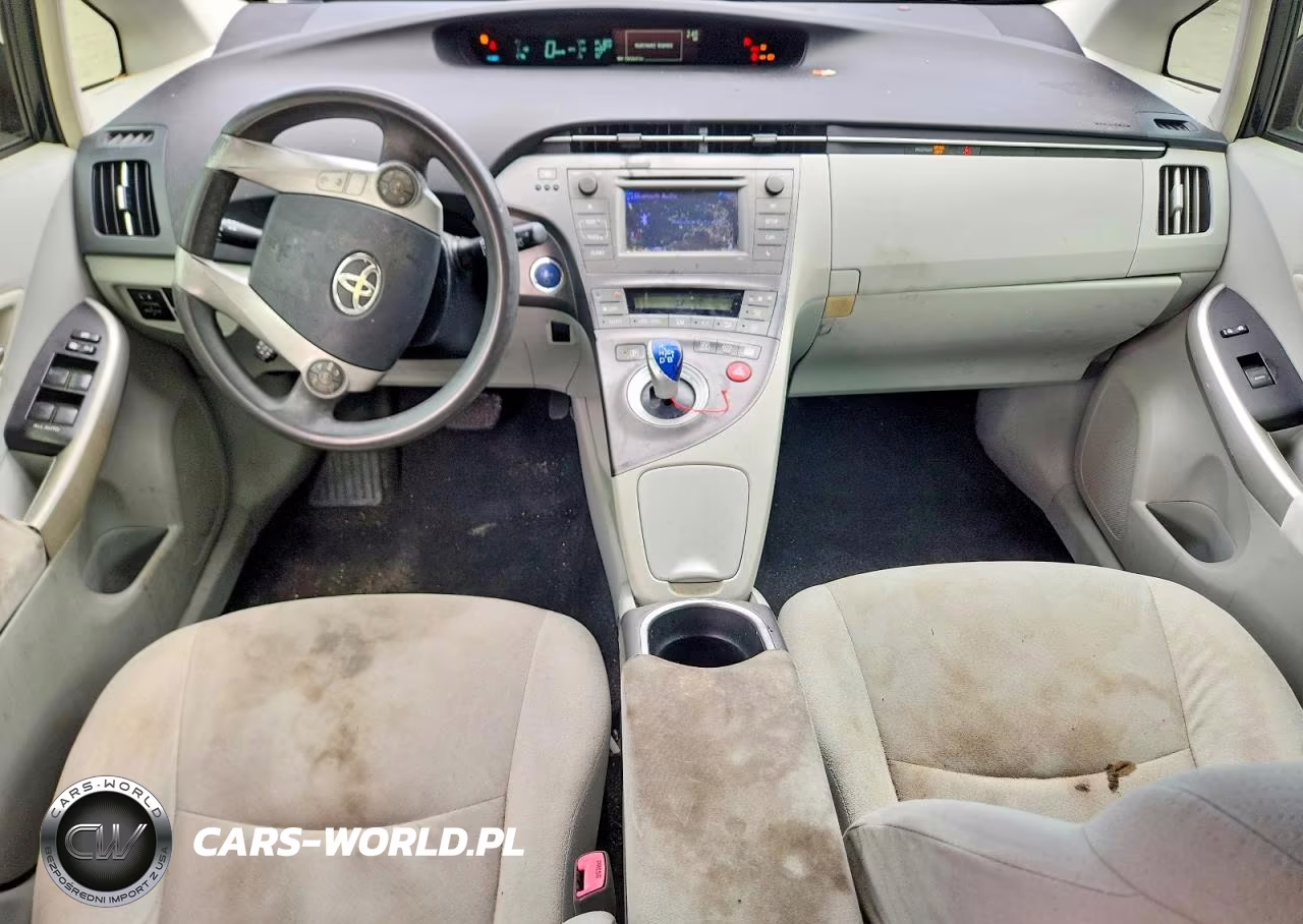 2013 Toyota Prius Two VIN:JTDKN3DU6D5602161 - 8