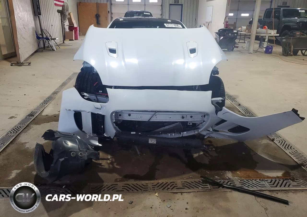 2016 Jaguar F-Type R VIN:SAJWJ6DL2GMK32036 - 5