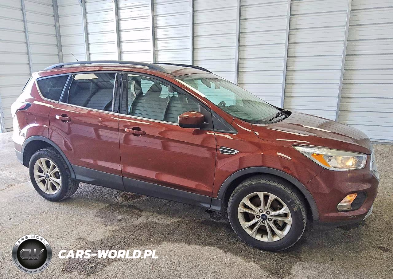 2018 Ford Escape Se VIN:1FMCU9GD1JUC90821 - 4