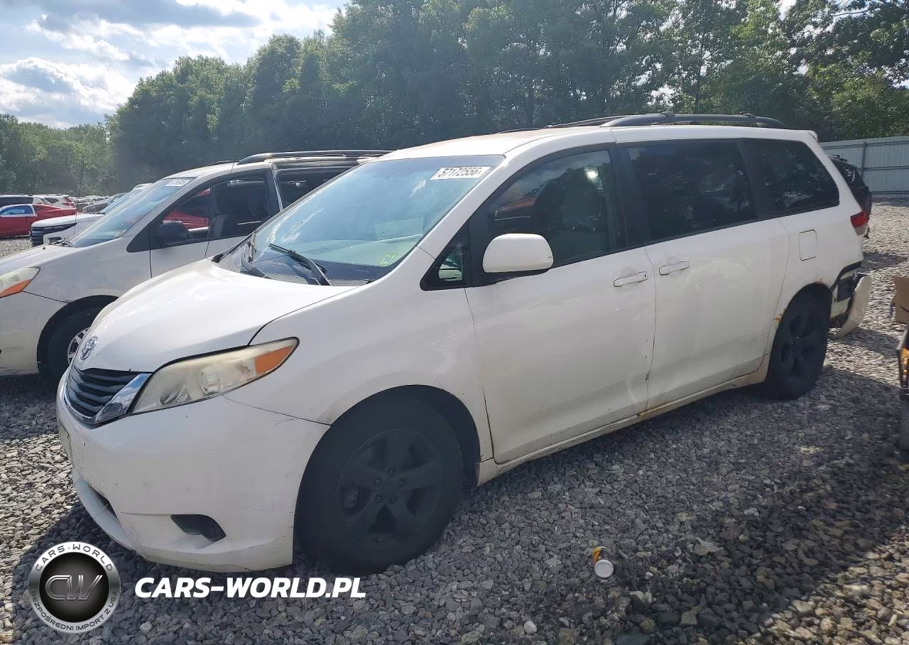 2012 Toyota Sienna Le – zdjęcie 1 z 13