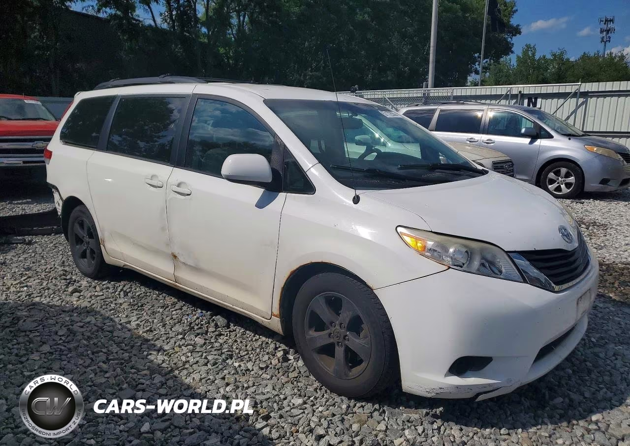 2012 Toyota Sienna Le VIN:5TDKK3DC8CS244425 - 4