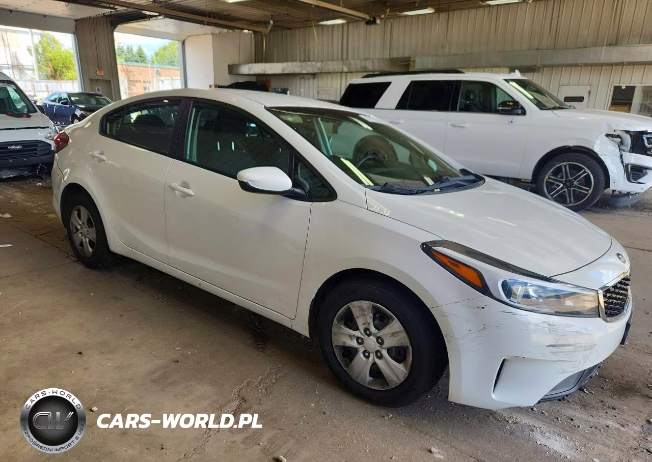 2017 Kia Forte Lx VIN:3KPFK4A78HE158659 - 4