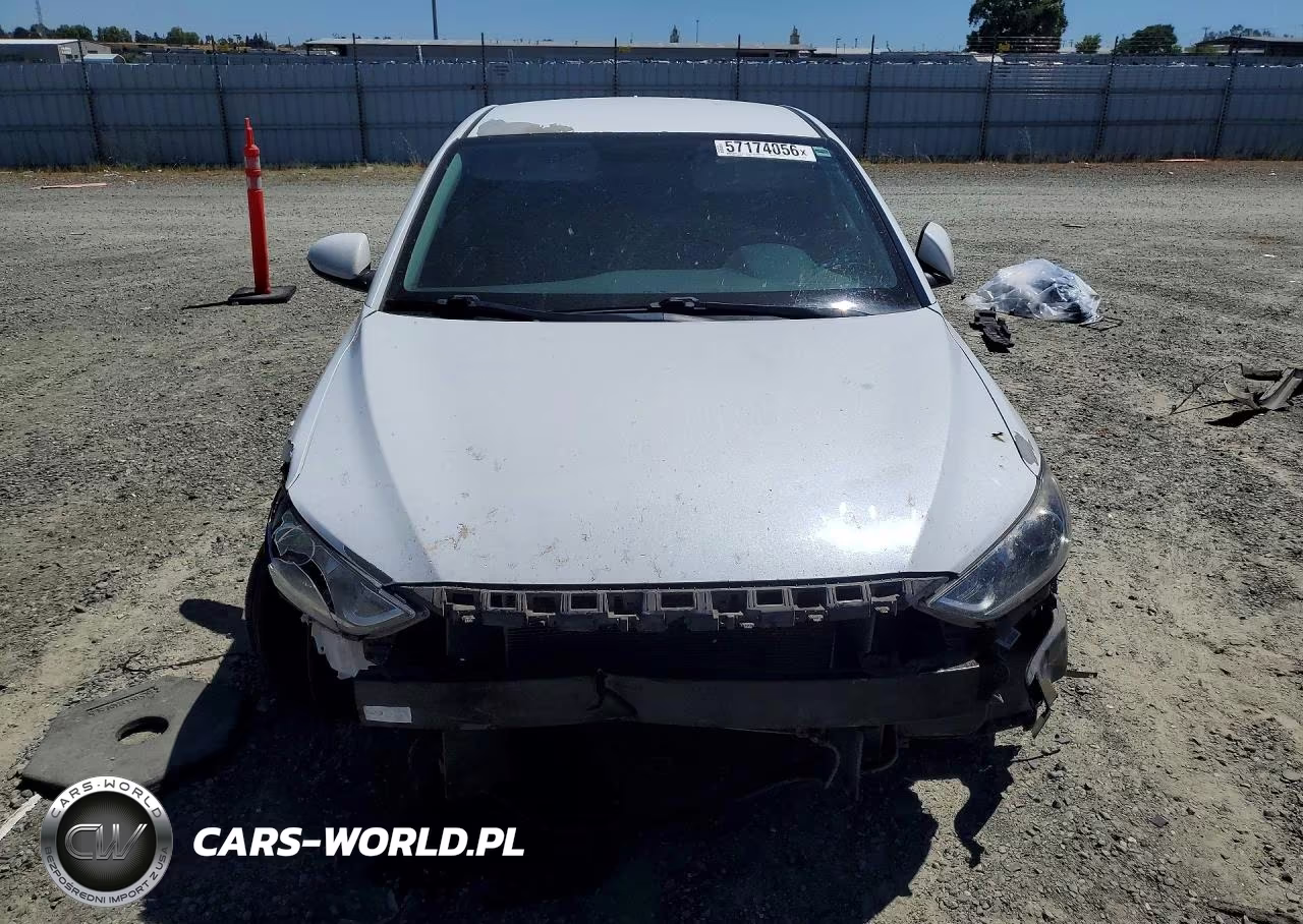 2018 Hyundai Elantra Sel VIN:5NPD84LF8JH341202 - 5