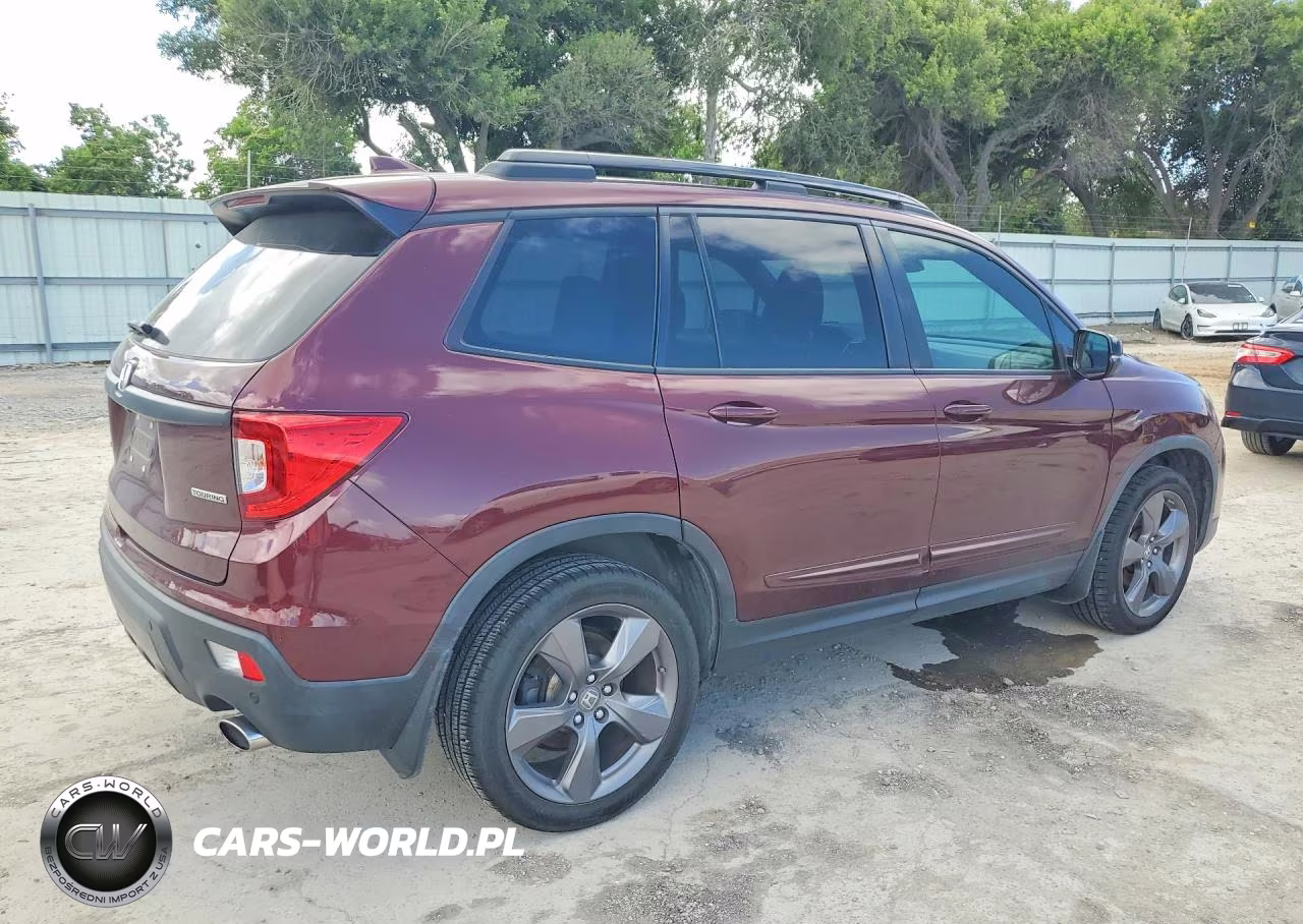 2020 Honda Passport Touring VIN:5FNYF7H99LB000825 - 3