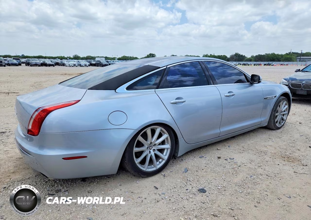 2011 Jaguar Xj VIN:SAJWA1CB7BLV21746 - 3