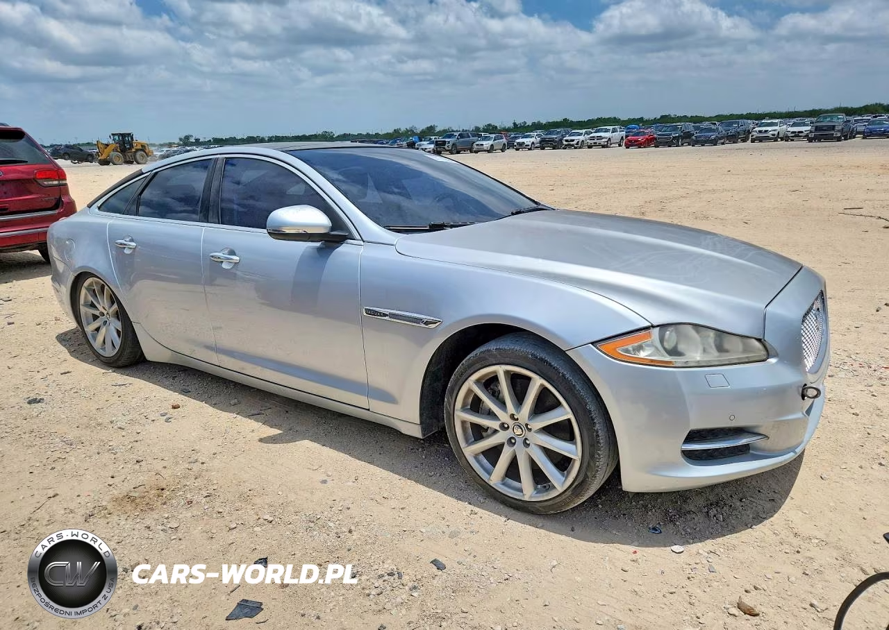 2011 Jaguar Xj VIN:SAJWA1CB7BLV21746 - 4