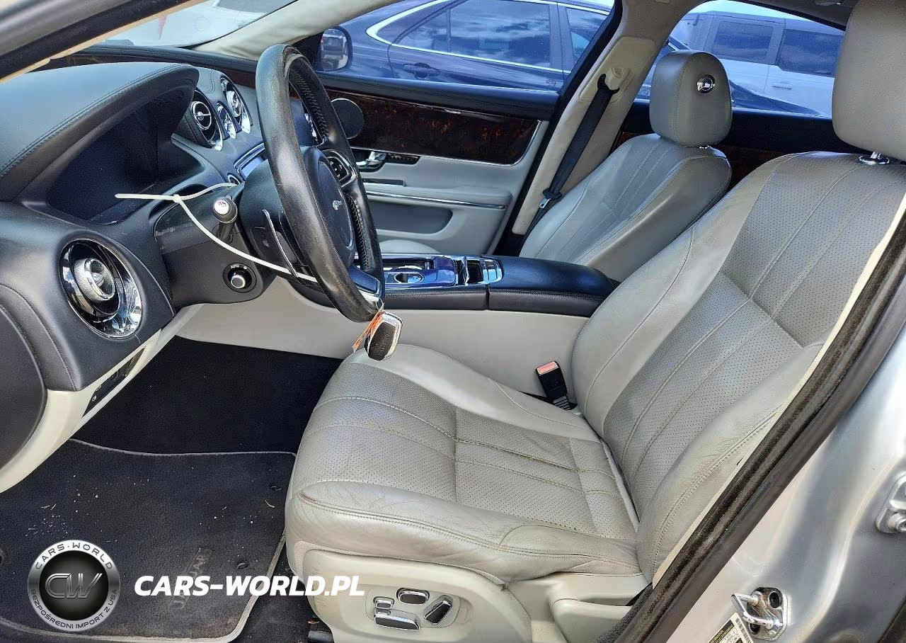 2011 Jaguar Xj VIN:SAJWA1CB7BLV21746 - 7