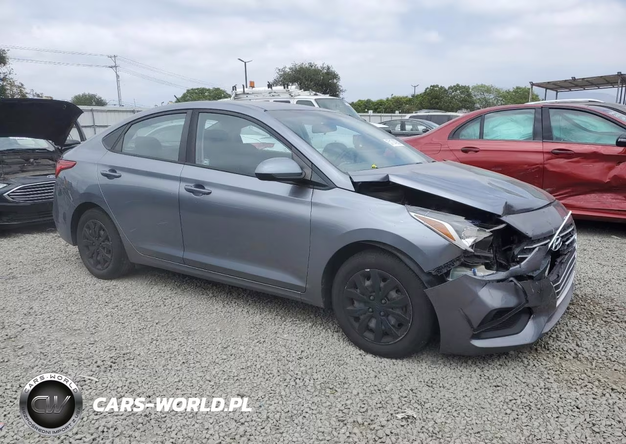 2018 Hyundai Accent Se VIN:3KPC24A34JE021580 - 4
