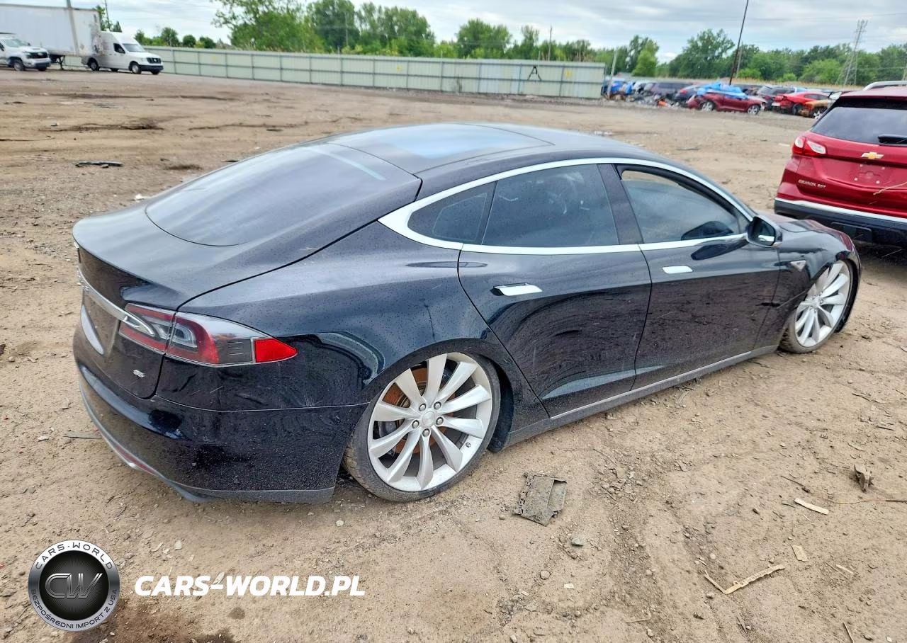 2013 Tesla Model S VIN:5YJSA1CN9DFP06085 - 3