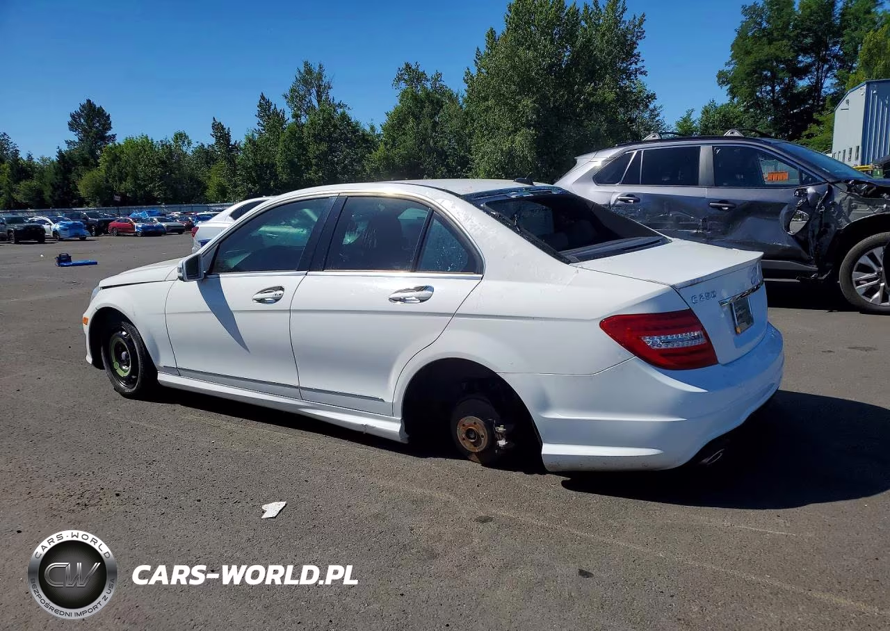 2013 Mercedes-Benz C 250 Sport VIN:WDDGF4HB8DA800707 - 2