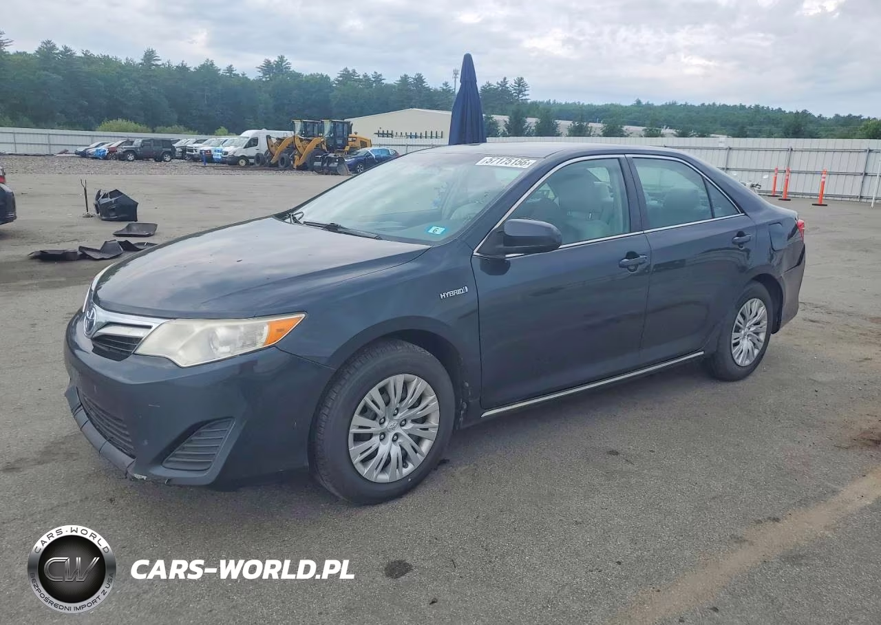 2014 Toyota Camry Hybrid Le – zdjęcie 1 z 12