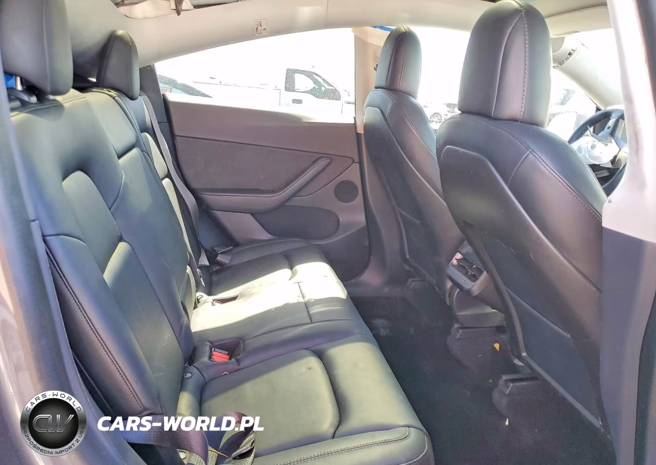 2020 Tesla Model Y VIN:5YJYGDEFXLF011337 - 10