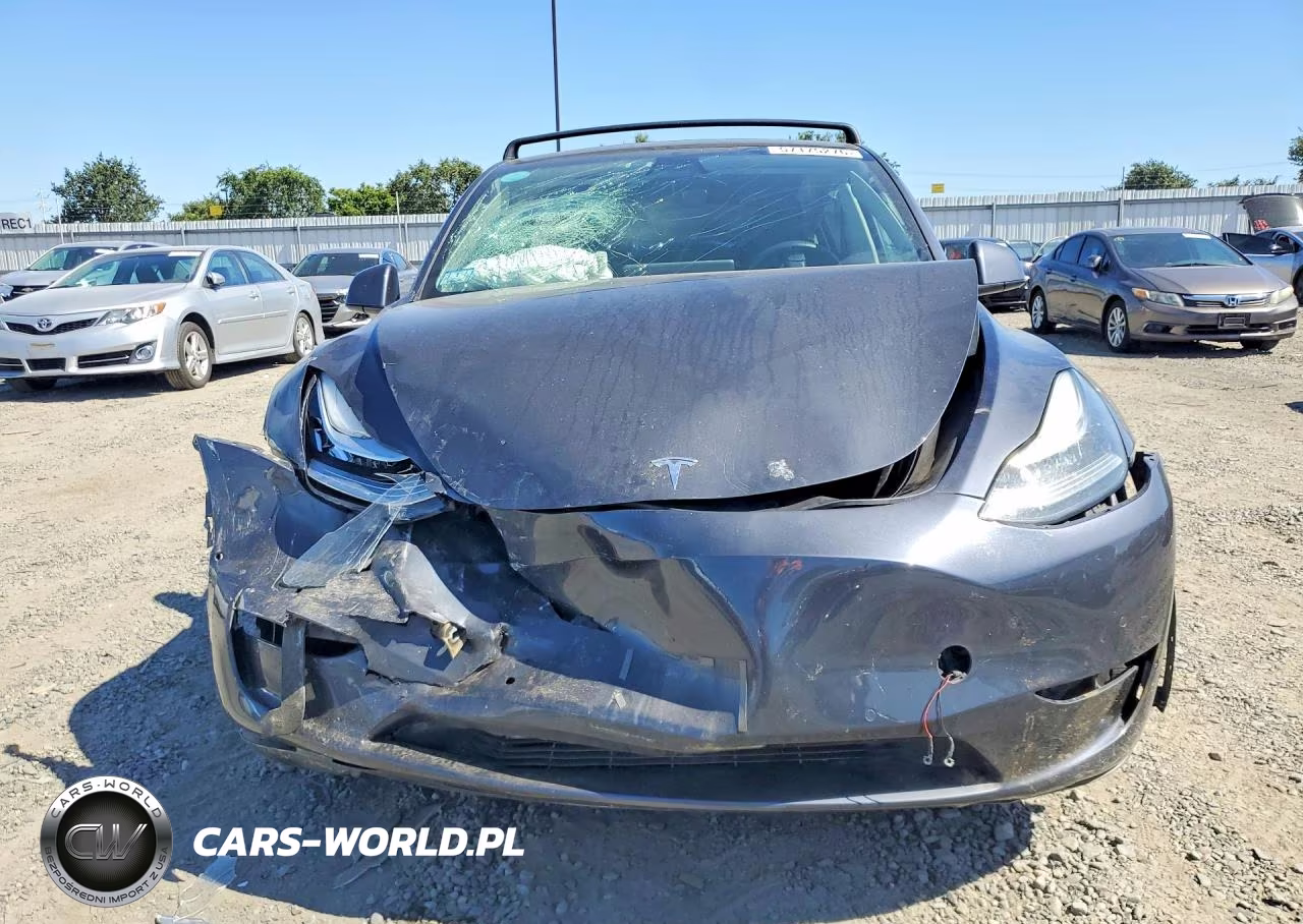 2020 Tesla Model Y VIN:5YJYGDEFXLF011337 - 5