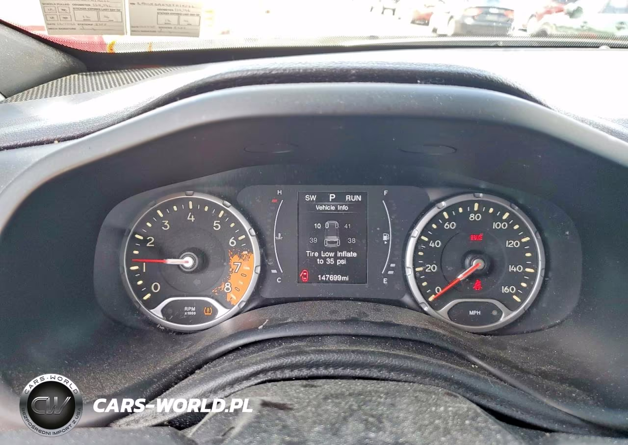 2018 Jeep Renegade Sport VIN:ZACCJBAB9JPH18566 - 9